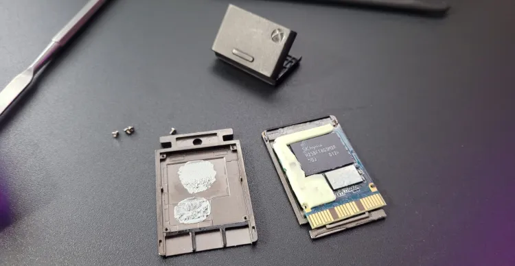 File:Seagate Expansion Card teardown.webp