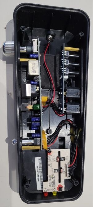 Behringer HB01 03.jpg