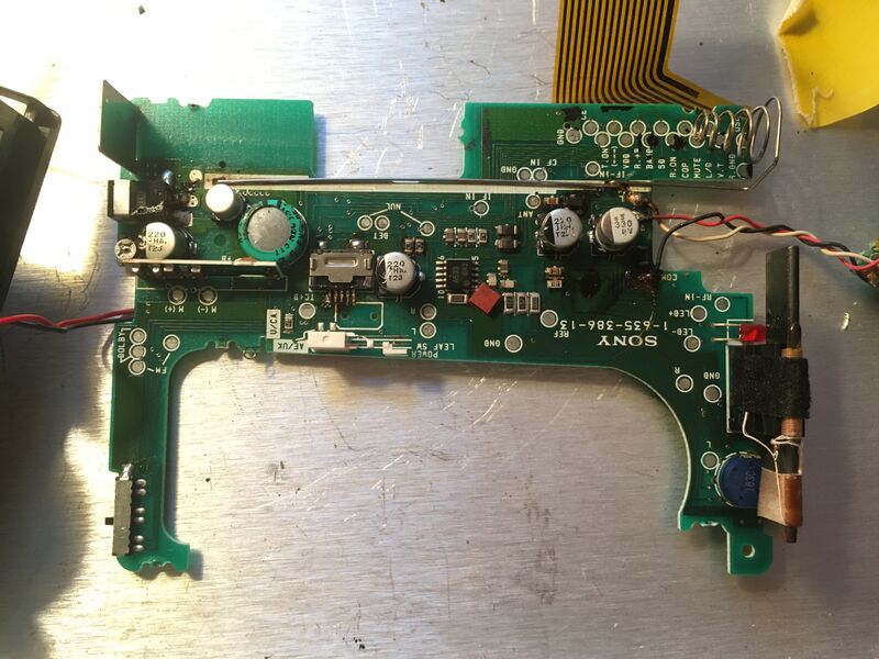 File:Sony WM-F2078 Main Board.jpg