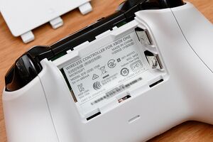 Xbox One Wireless Controller Model 1708 (35327620163).jpg