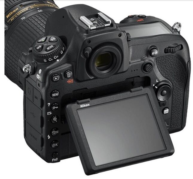 File:Nikon D850 screen.jpg
