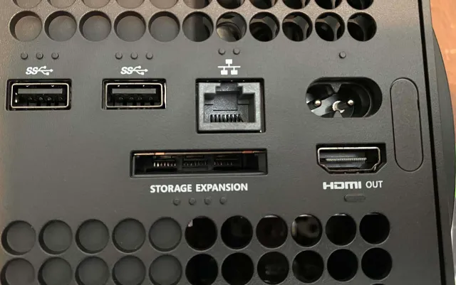 File:Xbox Series X IO closeup.webp