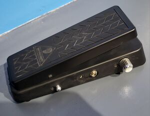 Behringer HB01 02.jpg