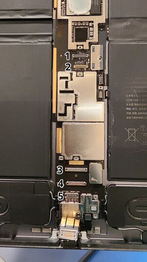 IPad Pro 129 5th gen board overview.jpg